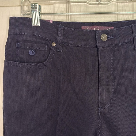 NWT Gloria Vanderbilt Slimming Blue Jeans - Picture 3 of 7